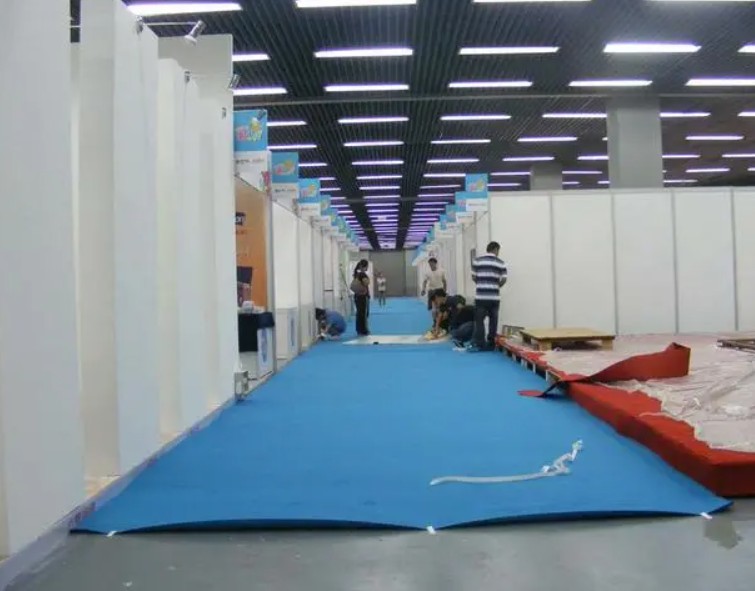 蓝冠网址常用展览地毯分为哪三种